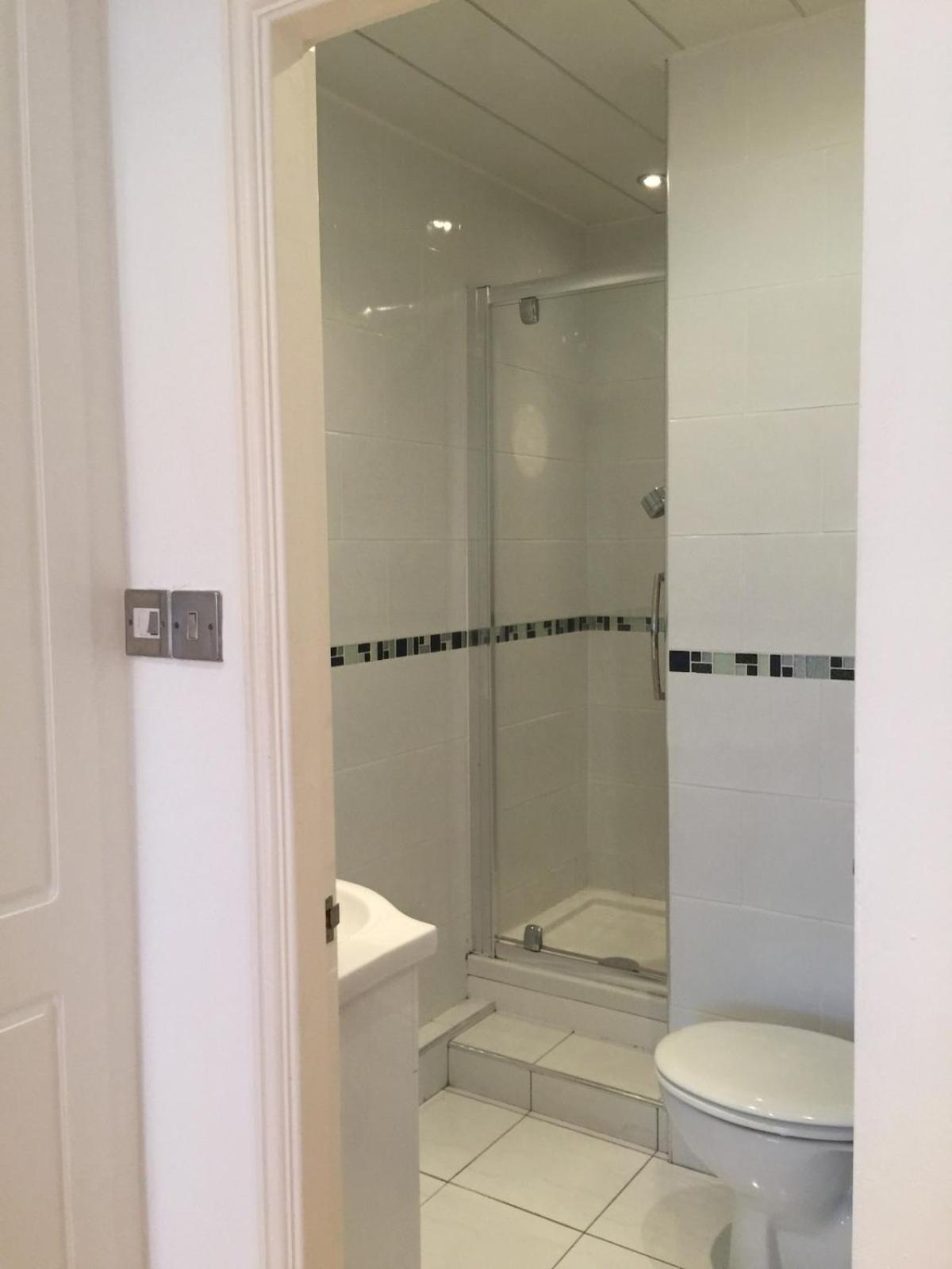 2 Bed City, River Mersey View Apartment, Sleeps 5