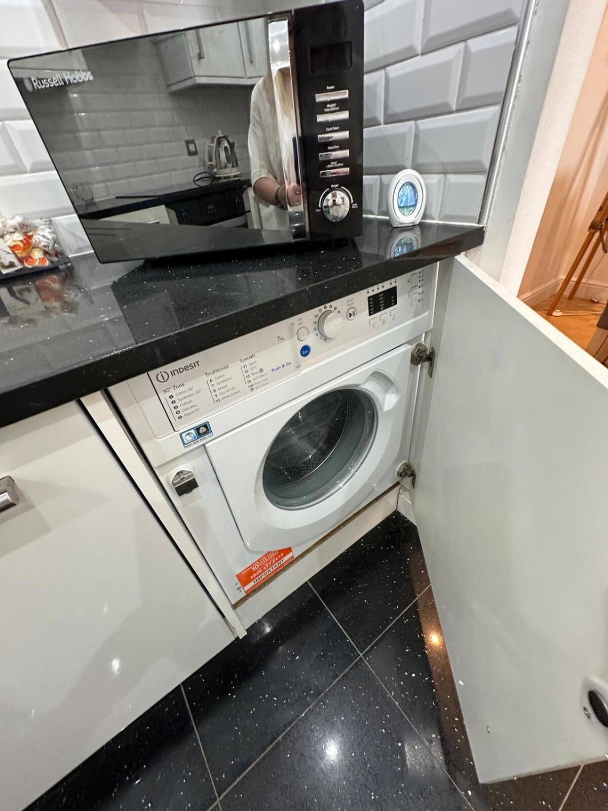 2 Bed City, River Mersey View Apartment, Sleeps 5 Apartment